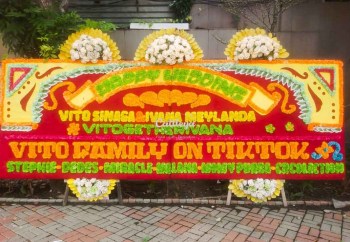 papan bunga gandeng 5 mahkota artificial