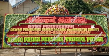 papan bunga Medan mahkota bunga segar