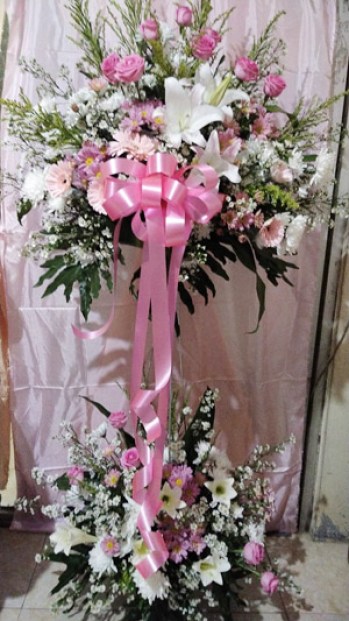 standing flower wedding